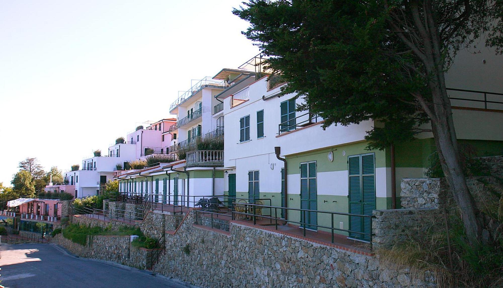 Residence Borgo San Sebastiano Bergeggi Dış mekan fotoğraf