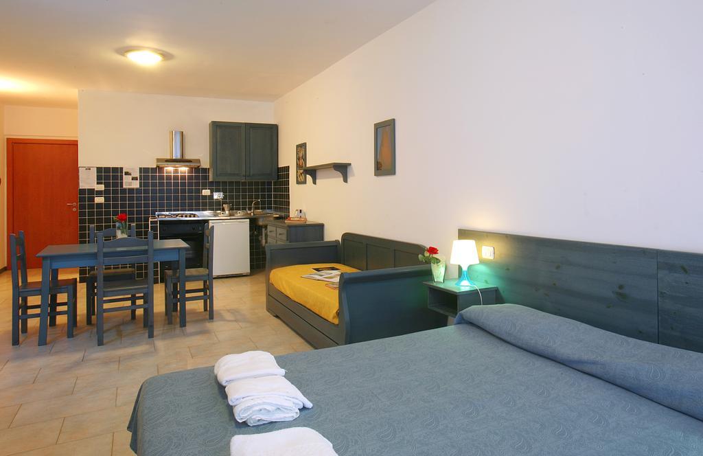 Residence Borgo San Sebastiano Bergeggi Oda fotoğraf